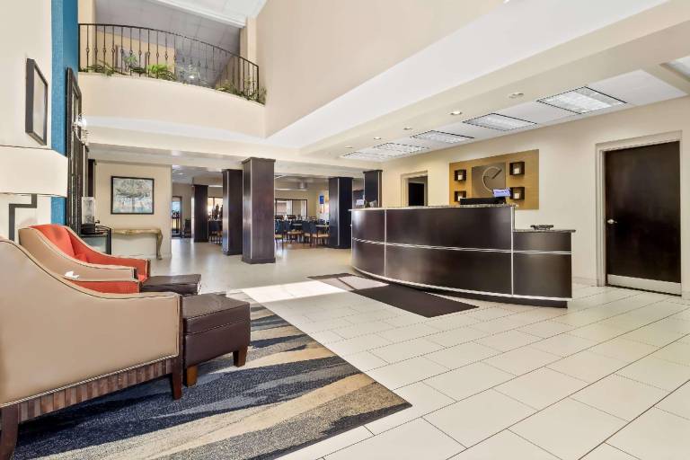 Comfort Suites Lumberton North — photo 2