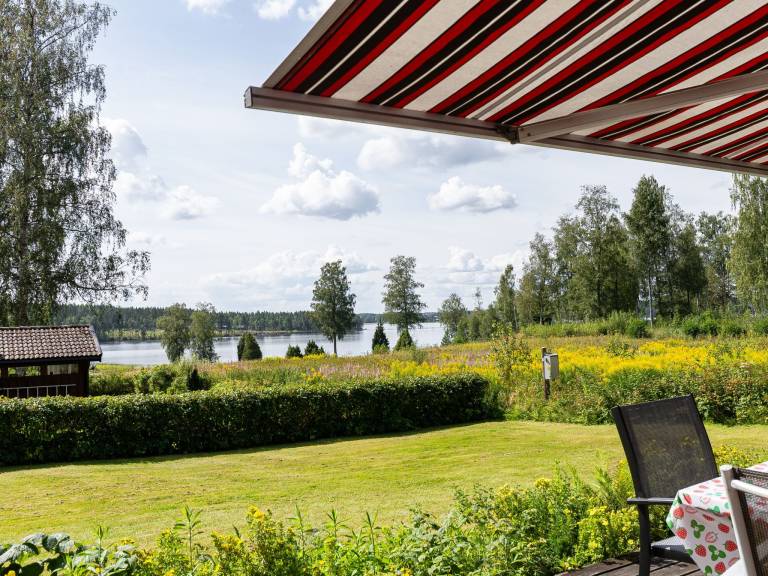 Vacation home with yard, barbecue & terrace | Lake view | Perfect for remote work — photo 2