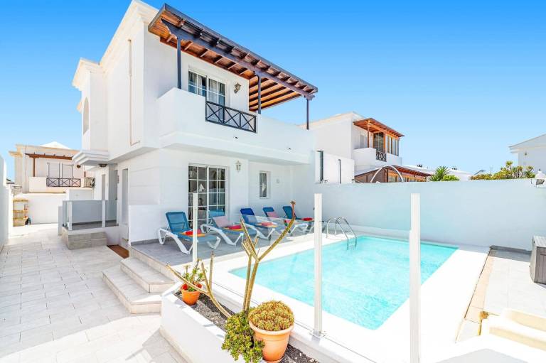 Villa Tías