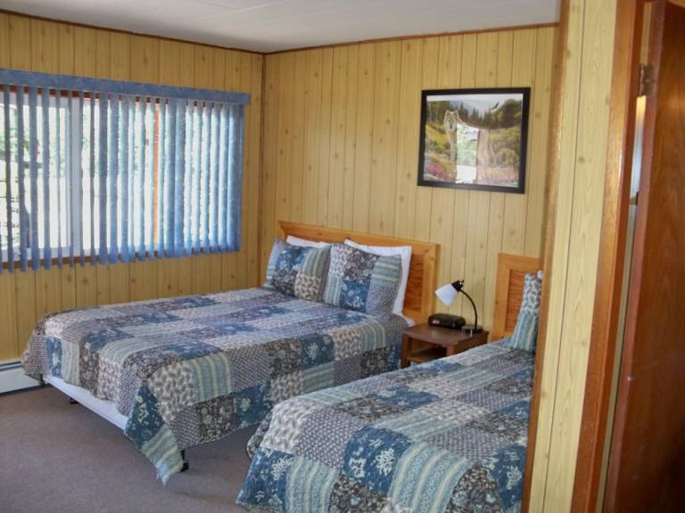 Motel  Haines Junction