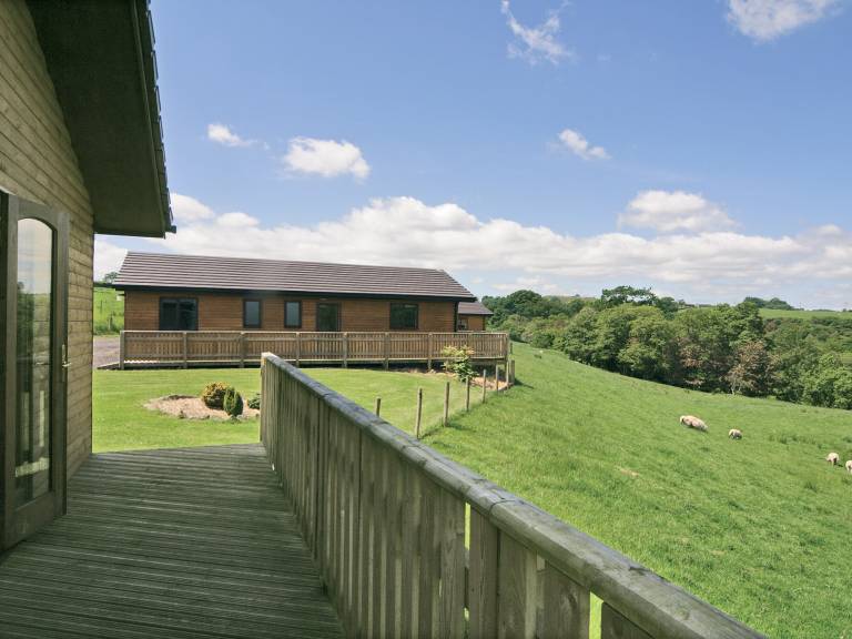 Woodside Lodge HW7520