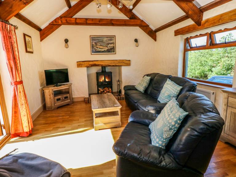 Child-friendly pleasant cottage with garden & jacuzzi | Dogs allowed — photo 3