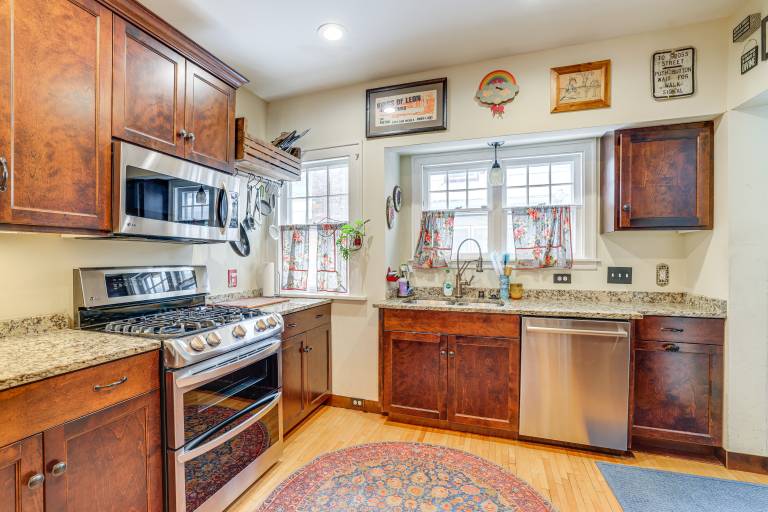 Eclectic Family Home in Minneapolis: Dogs Welcome! — photo 3