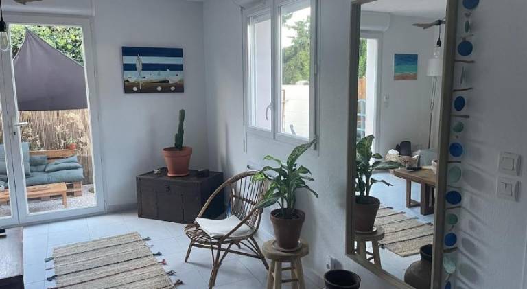 Vacation home with yard, patio & barbecue — photo 3