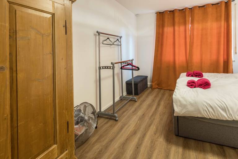 Family-friendly pleasant apartment with hot tub, terrace & BBQ | City view | Pets allowed — photo 4