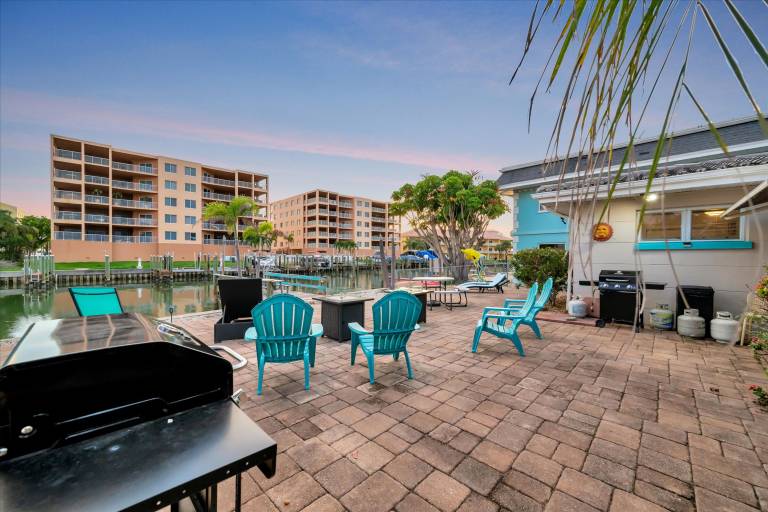 Dolphin Suite 2B Pet Friendly Waterfront Dock — photo 3