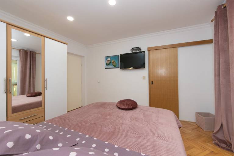Holiday apartment with yard & BBQ | Sea view — photo 3