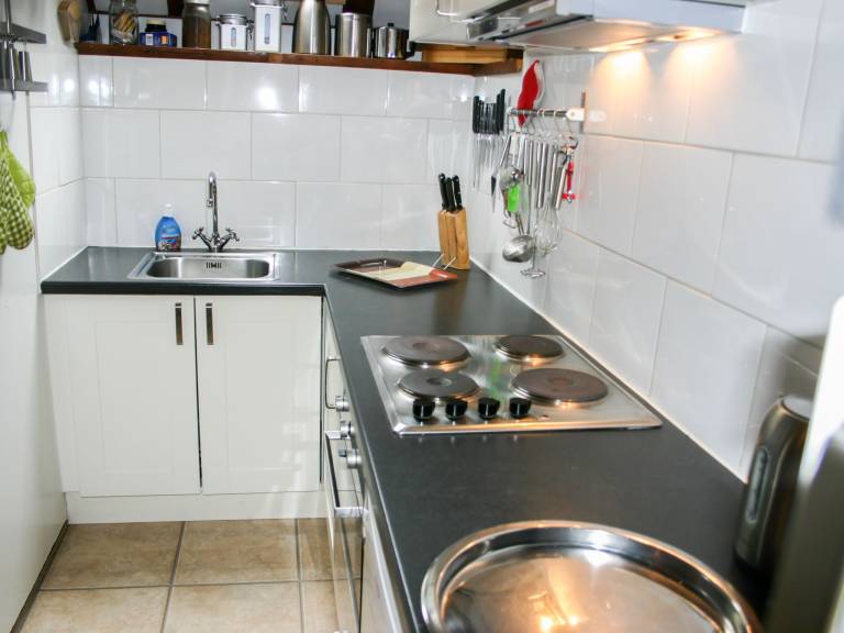 Family-oriented vacation home with barbecue, garden & terrace | Suitable for remote work | Pets allowed — photo 4