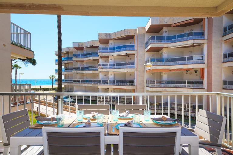 Fully equipped wonderful rental apartment with terrace & garden | Next to the beach | Dogs allowed — photo 4