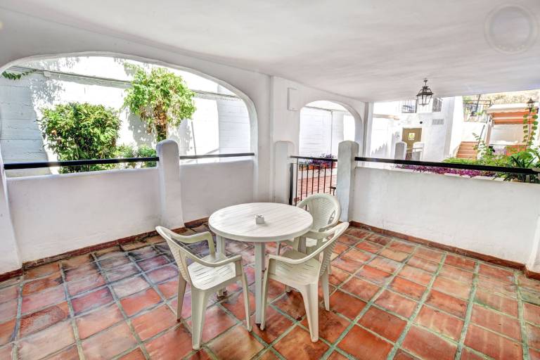 Holiday apartment with garden, pool & hot tub — photo 4