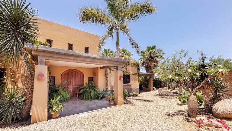 House Todos Santos