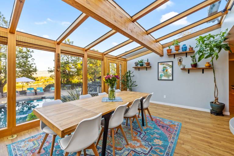 Private Pool & Large Deck: Modern Cotati Villa! — photo 2