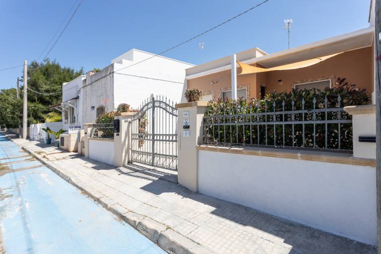 Children-friendly charming villa with BBQ & garden | Garden view | Pets are welcome — photo 2