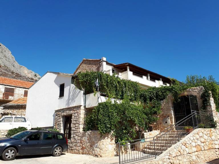 One bedroom apartment with terrace and sea view Ivan Dolac, Hvar (A-10434-a) — photo 2