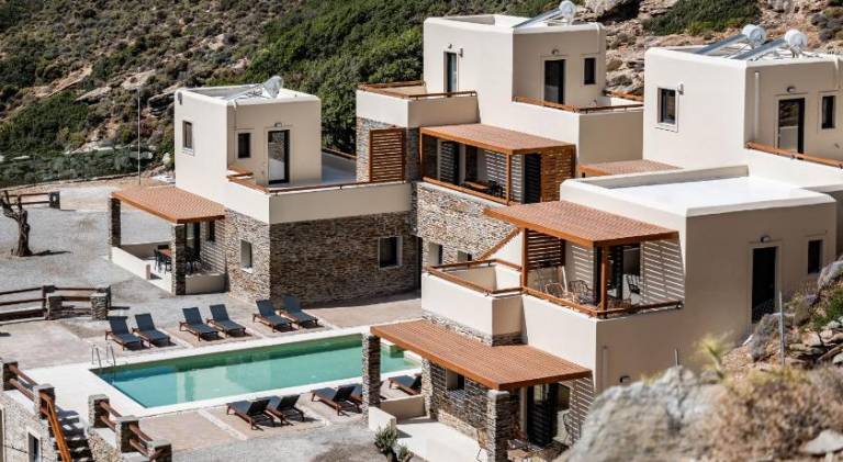 Nice house with pool, garden & terrace | Close to the beach | Pet-friendly in Andros