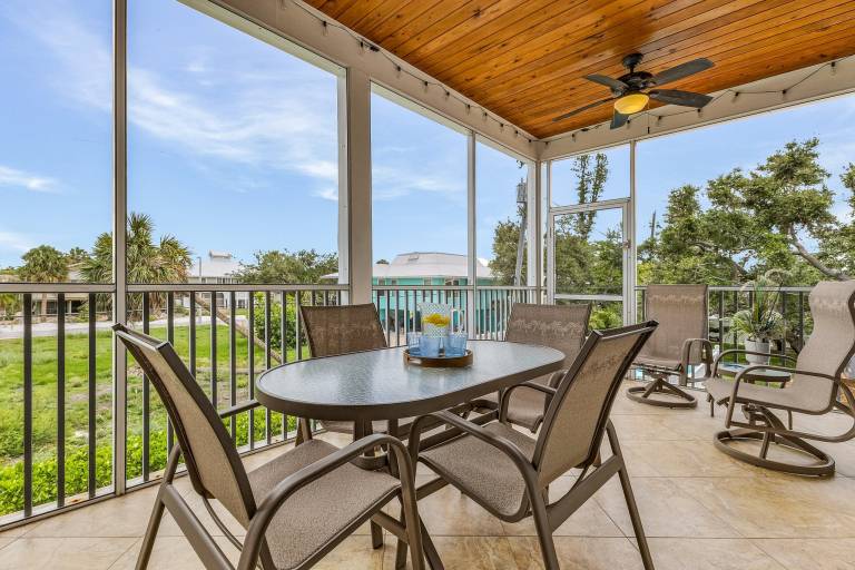 House with private pool & grill — photo 5