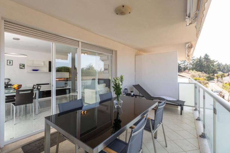 Holiday apartment with patio in Novigrad