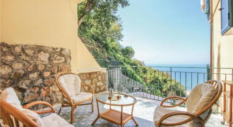 Fully equipped big vacation home with terrace & BBQ | Pets allowed — photo 2