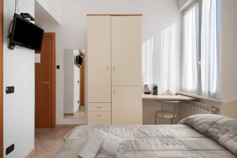 Beautiful private room with fast internet | Pet-friendly — photo 4