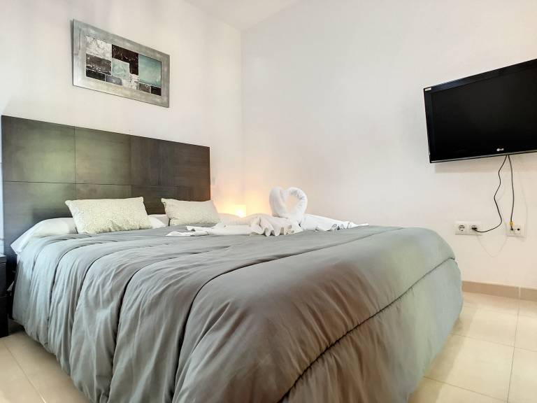 Fully equipped nice rental apartment with pool, patio & barbeque | Pets allowed — photo 2