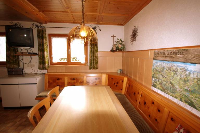 Cottage with garden & patio | Mountain view | Pets are welcome — photo 2