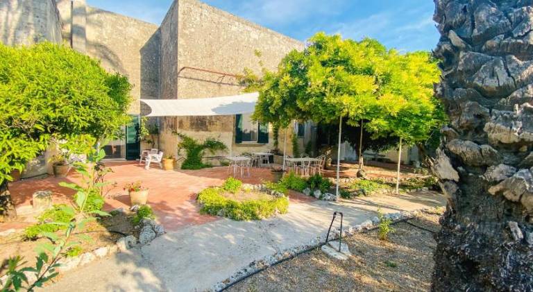 Vacation home with 5 rooms for 13 persons in Minervino di Lecce