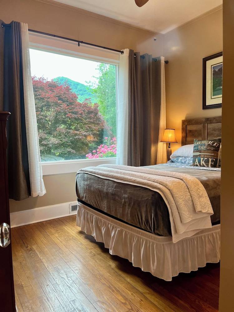Lodge Lake Lure