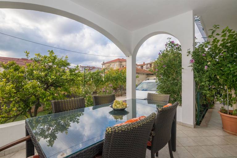 Apartment with barbecue & terrace in Okrug