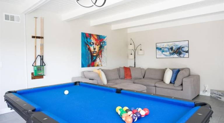 House with pool | Pets allowed in Orange, CA