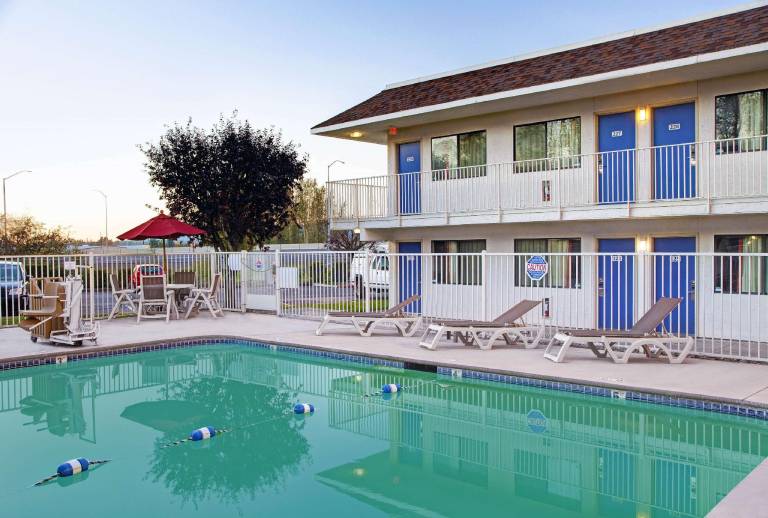 Motel 6 Troutdale, OR - Portland East — photo 4
