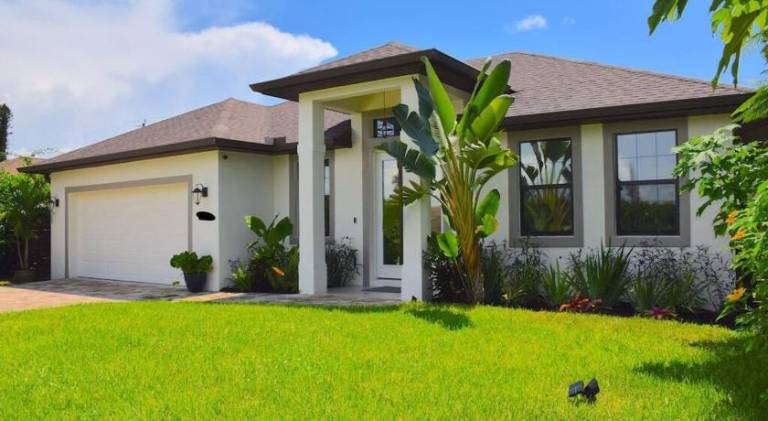 Beautiful and relaxing villa near the Beach! in Naples, FL