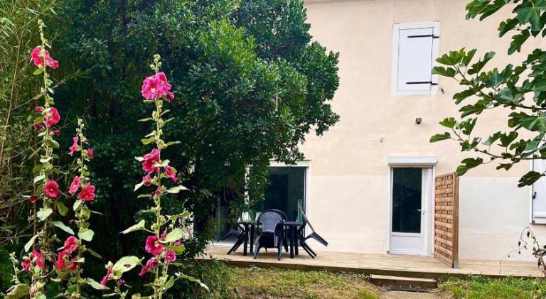 Apartment with garden & patio — photo 5
