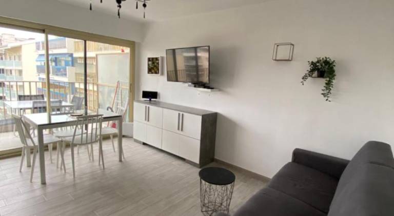 Apartment with terrace — photo 2