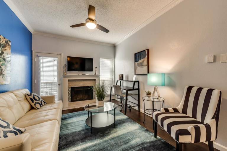 I34 – World Cup Stay - 18 min to AT&T - Sleeps 2 - Public Transit — photo 2