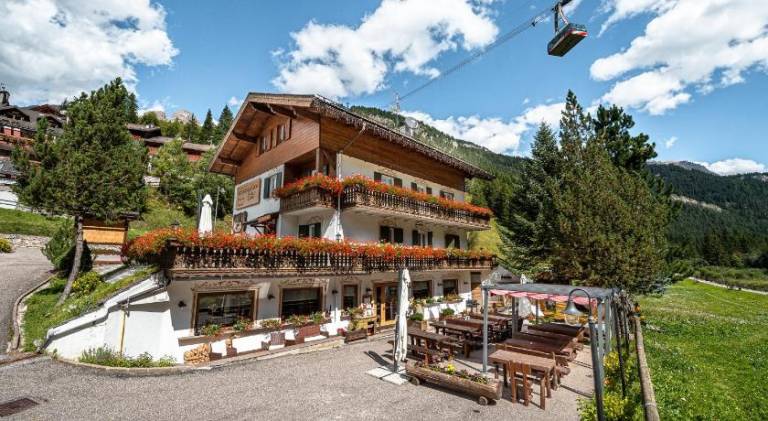 Villa Ruggero Wine Hotel in Campitello di Fassa