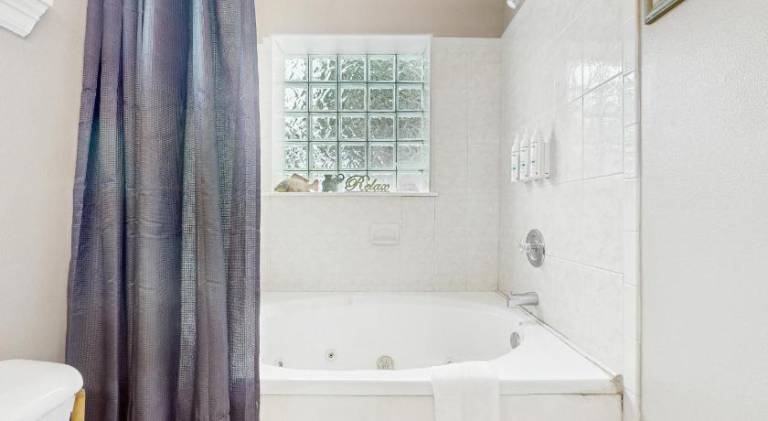 House | Beach nearby | Pets allowed — photo 4