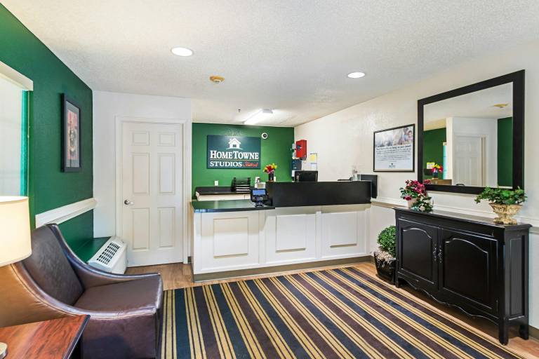HomeTowne Studios by Red Roof Atlanta – Lawrenceville — photo 4
