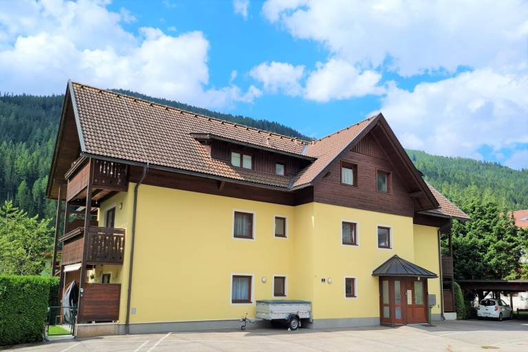 Apartment with yard & barbeque in Bad Kleinkirchheim