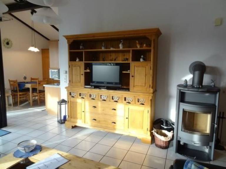 Fully equipped vacation home with patio, yard & BBQ | Pets are welcome — photo 5