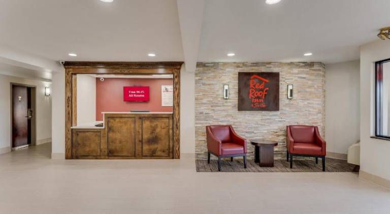 Red Roof Inn & Suites Newport – Middletown, RI — photo 5