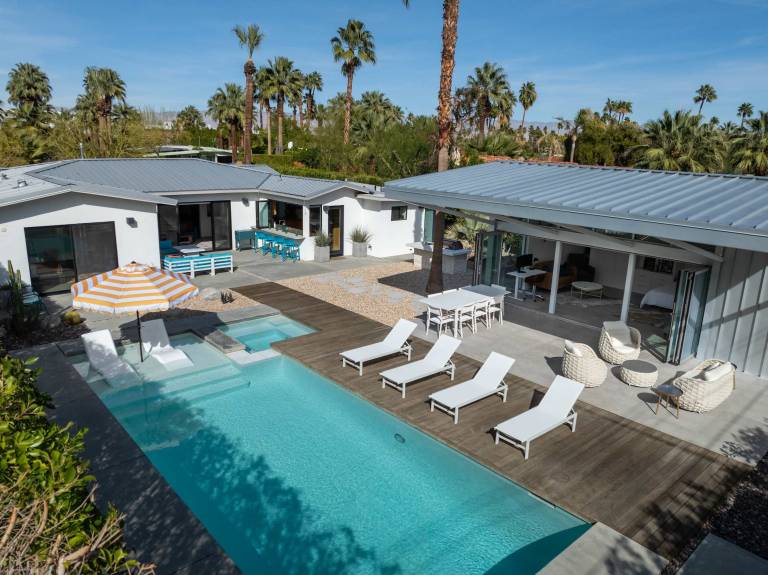 Luxury 4-Bedroom Home with Pool Spa Stunning Mountain Views in Palm Springs, CA
