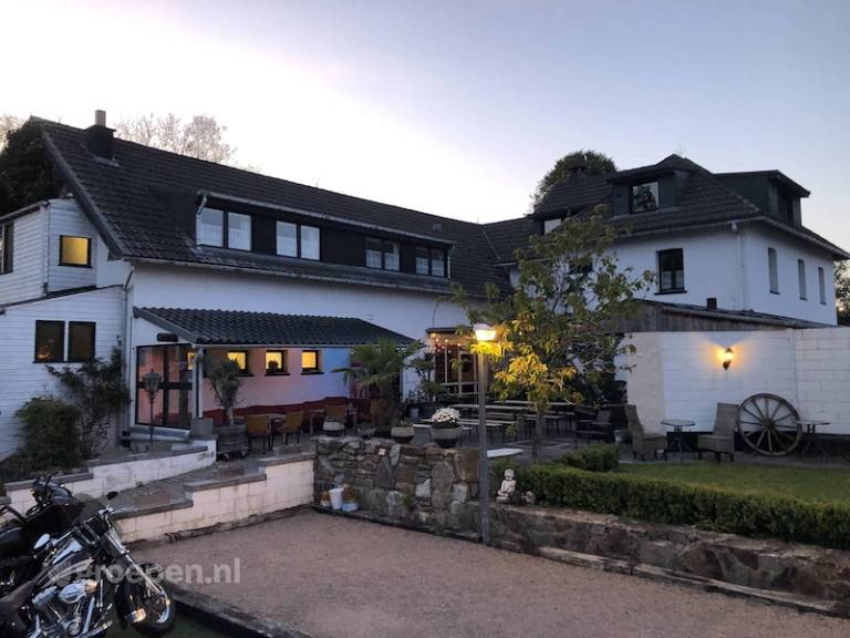Vacation home with patio, barbecue & yard in Liege