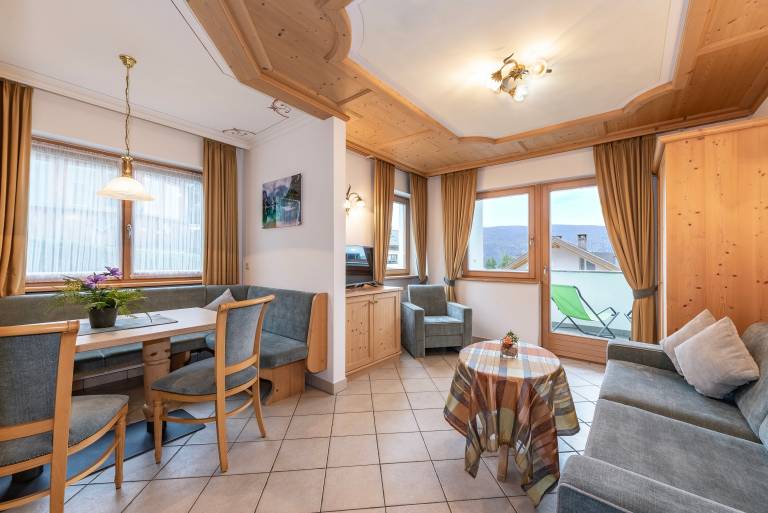 'Residence Diana Apartment 201' with Mountain View, Balcony & Wi-Fi — photo 3