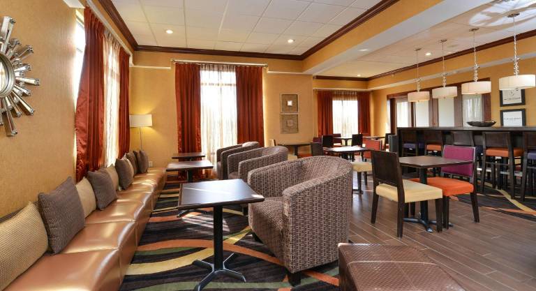 Hampton Inn Keokuk — photo 3