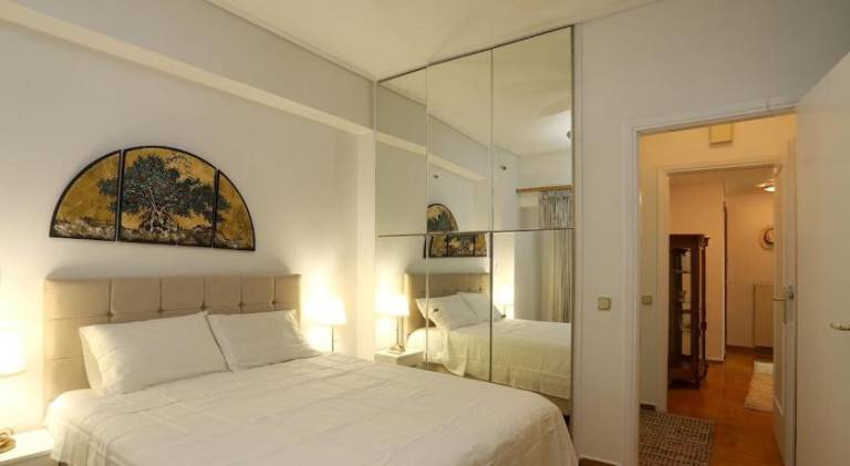 Kassandra lovely floor appartment in Patriarchou Ioakim the heart of Kolonaki in Athens