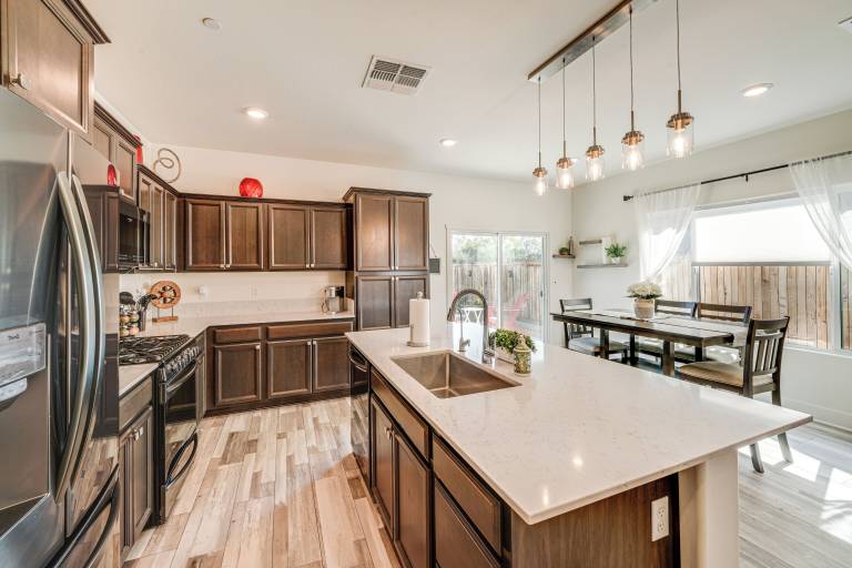 House  Bakersfield