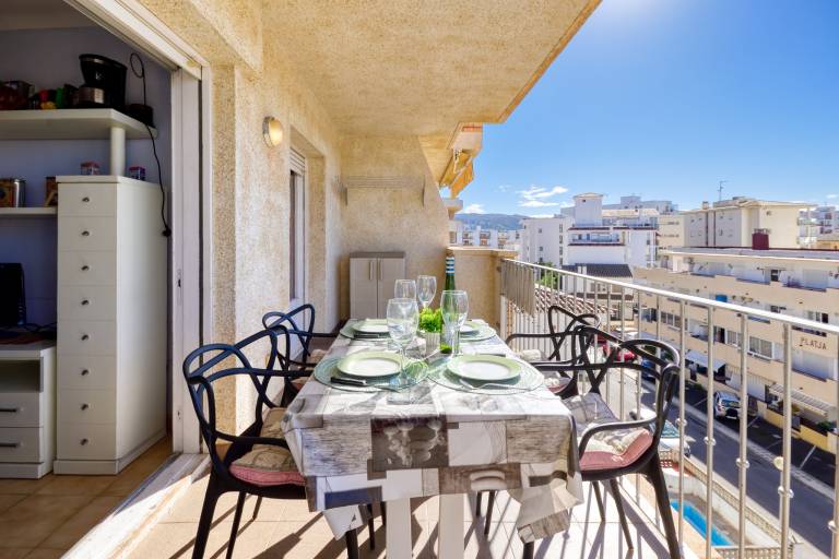 Apartment with garden & patio in Roses
