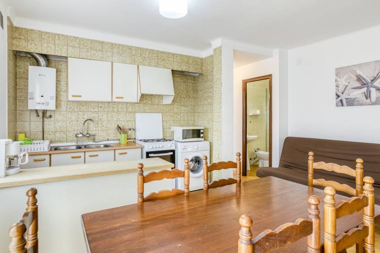 Apartment on the Paseo Marítimo '3-2' close to the Beach with Balcony & Wi-Fi — photo 5