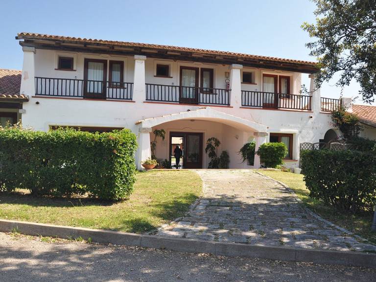 Holiday apartment with pool & yard | Nature view — photo 2