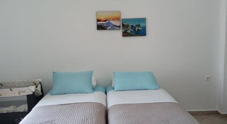 House with terrace — photo 2
